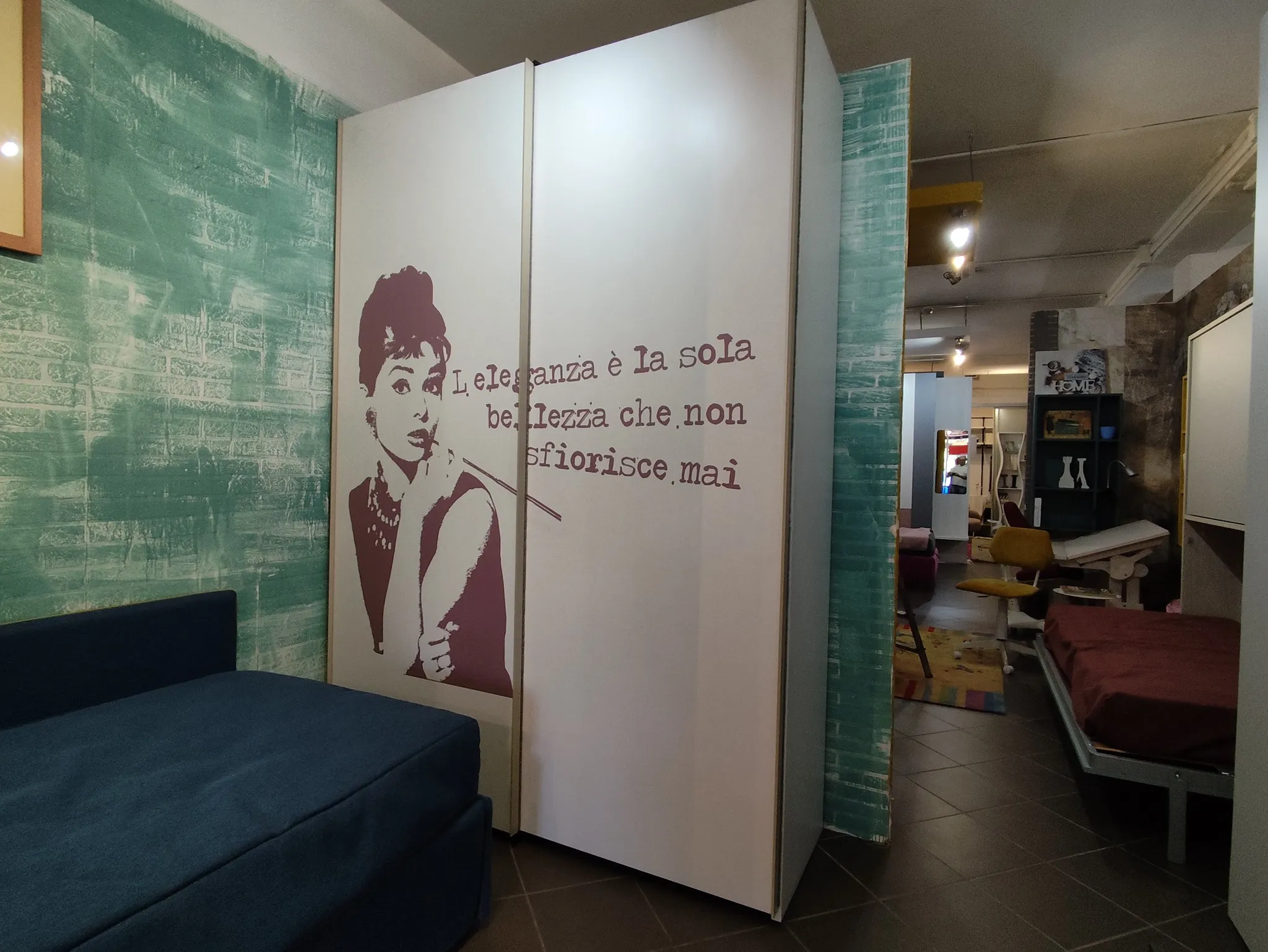 Armadio scorrevole con grafica Audrey Hepburn