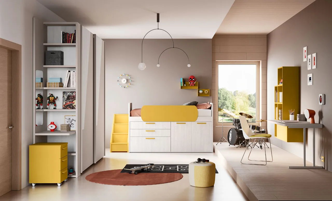 Letto a soppalco giallo con scaletta e libreria