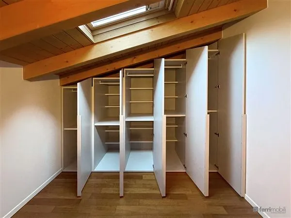 Armadi sottoscala
